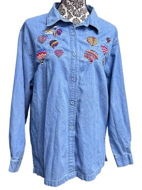 Light Wash Denim Button-Up Shirt with Colorful Hot Air Balloon Embroidery S